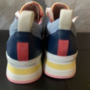 🔥Micheal Kors Sneakers/Shoe
